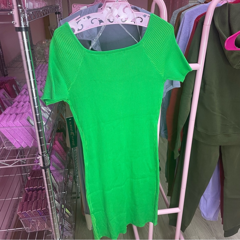 💚 Plus Size Rib Knit Side Slit Mini Dress 💚 - Picture 5 of 6